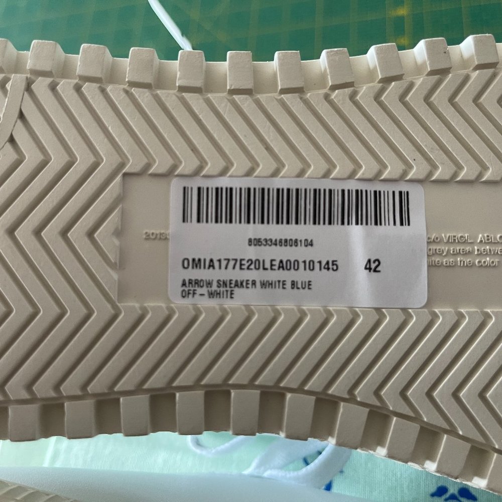 *SOLD* Off-white blue arrow sneakers - Picture 5 of 8
